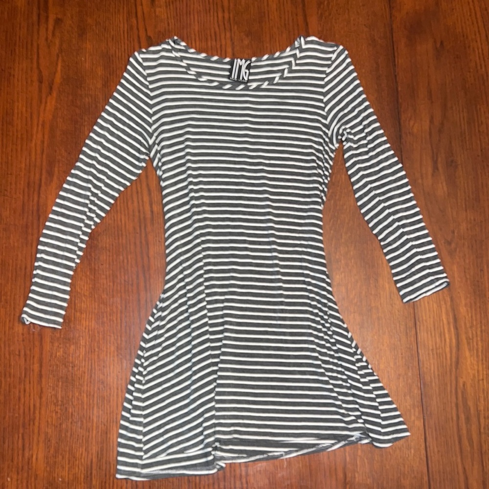 Dark grey & white striped long sleeve dress. Falls above knee. Size: L